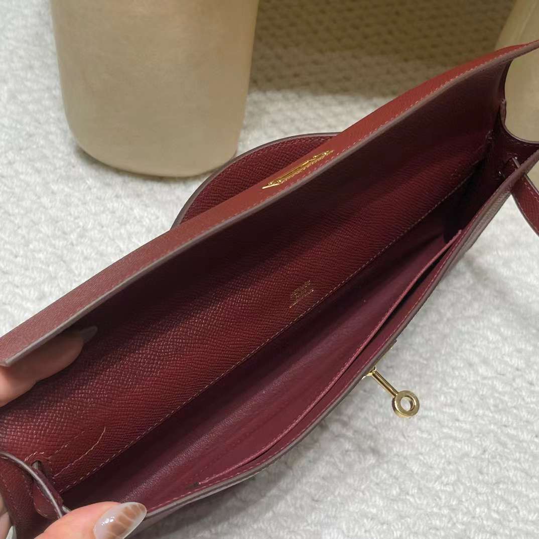 Hermès KELLY CUT bag for dinner view 5