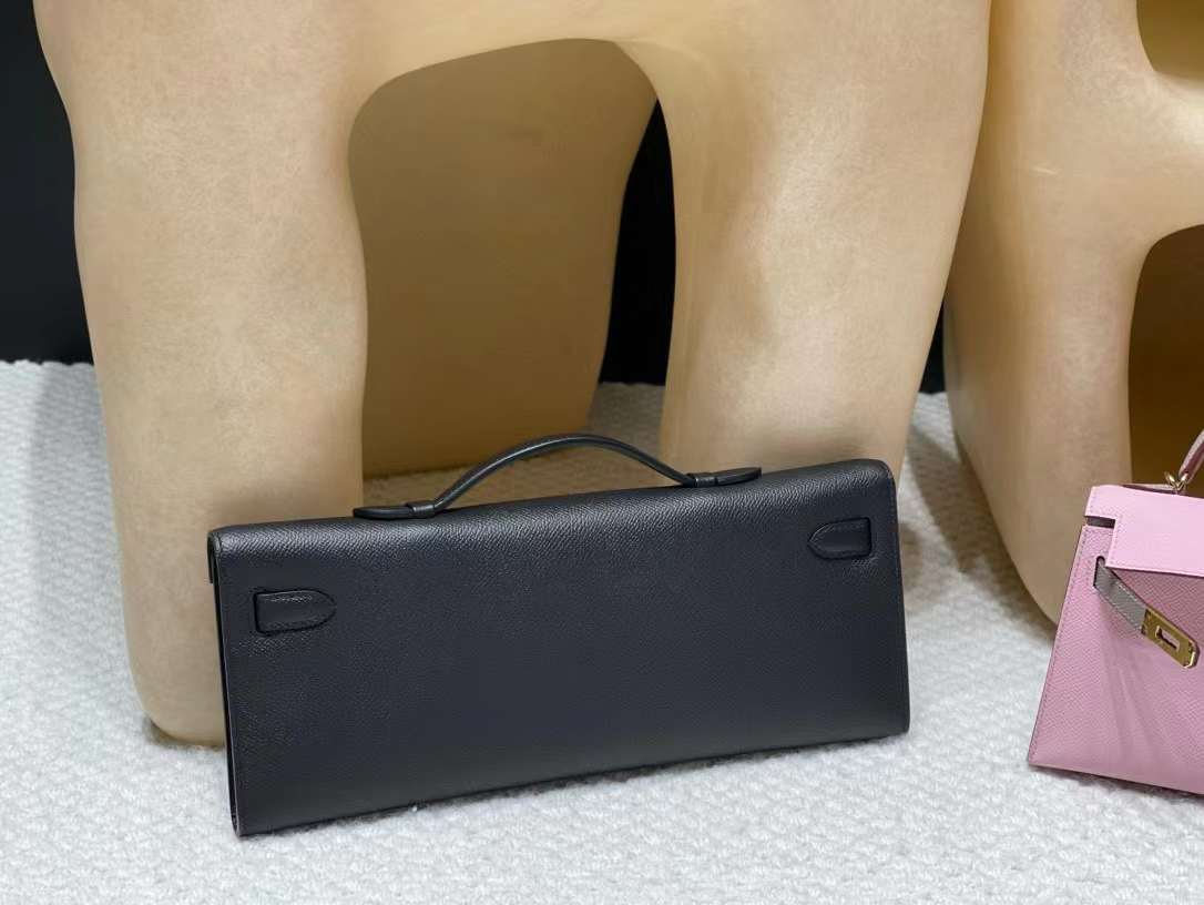 Hermès KELLY CUT bag for dinner view 8