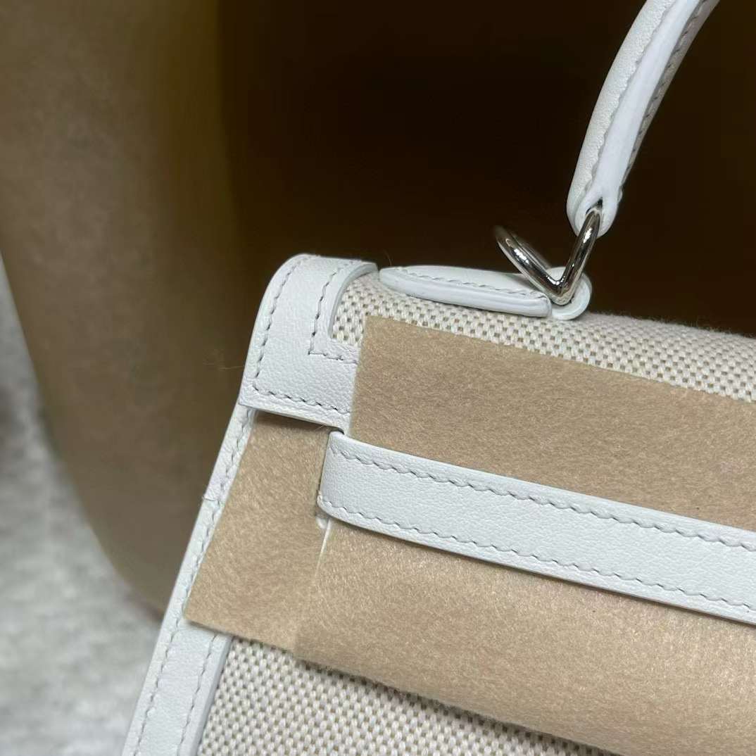 Hermès Kelly 28 Toile H view 3