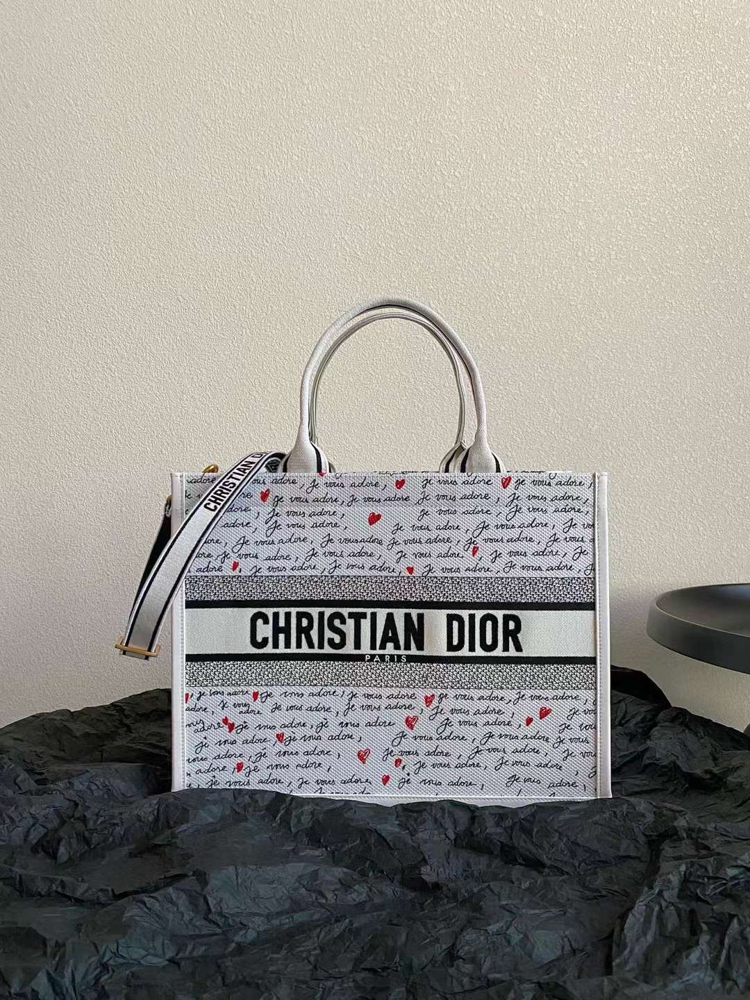 Dior amour Medium Book Tote view 2