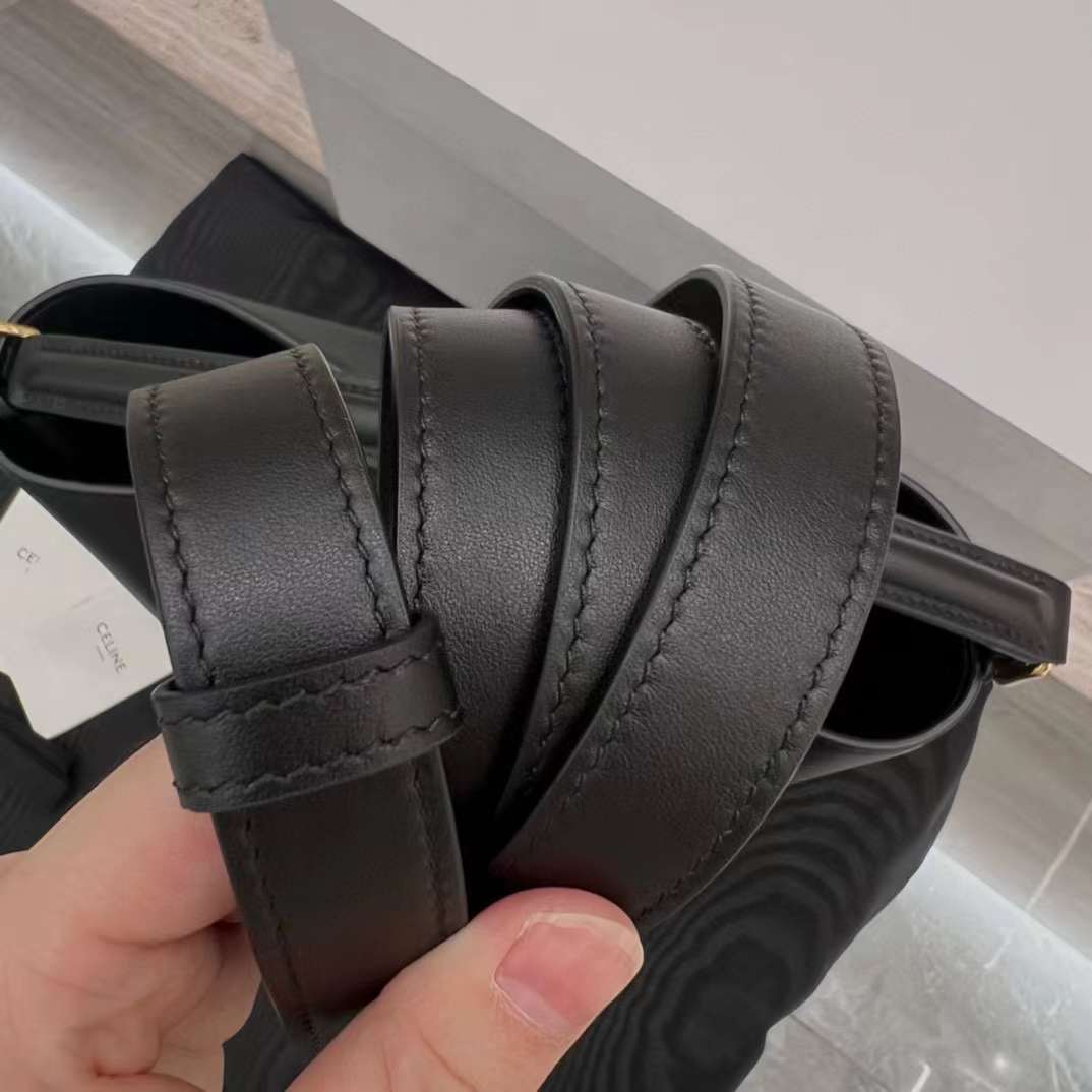Celine Medium Louise Bag In Smooth Calfskin view 4