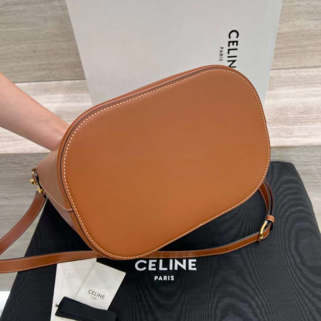 Celine Medium Louise Bag In Smooth Calfskin view 3