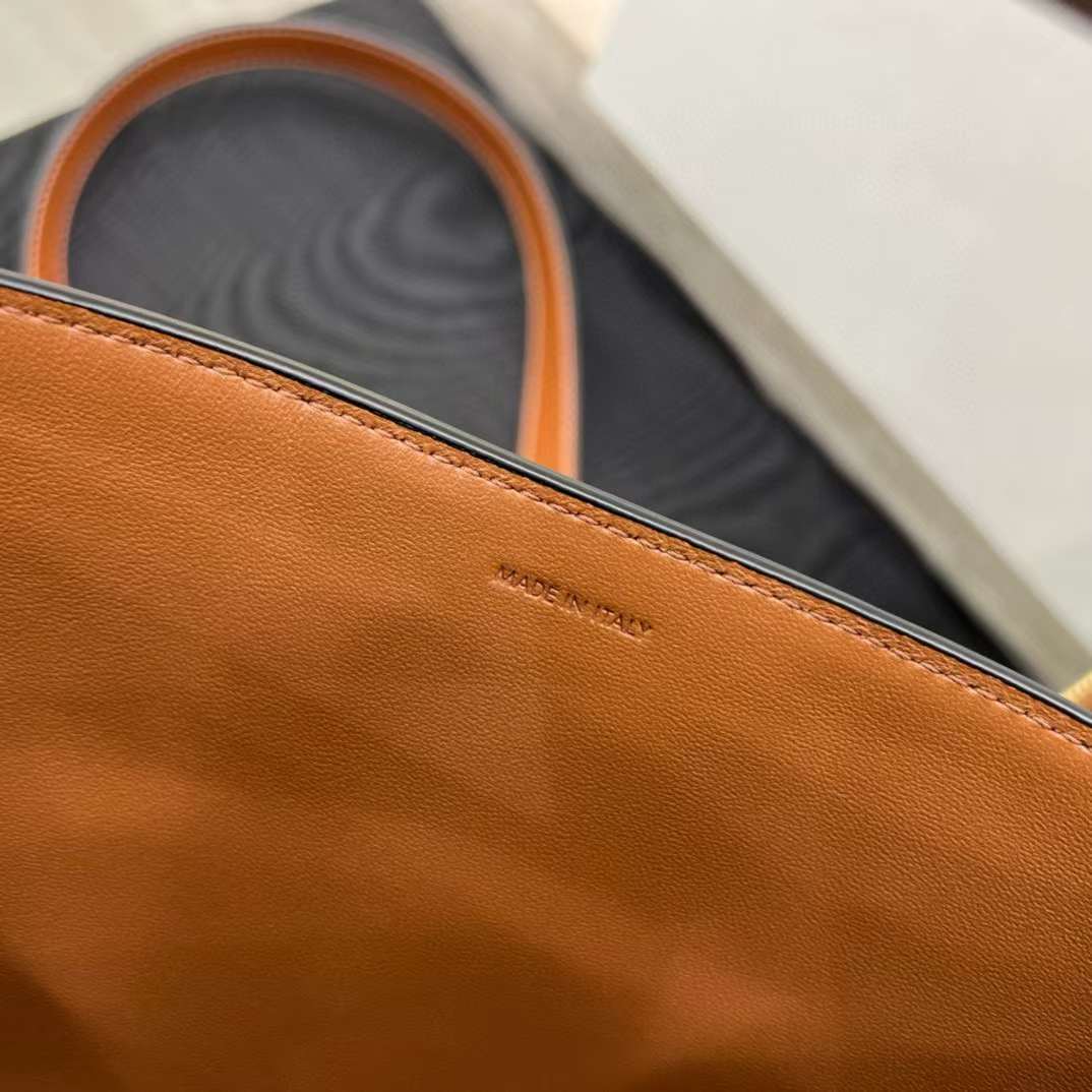 Celine Medium Louise Bag In Smooth Calfskin view 7