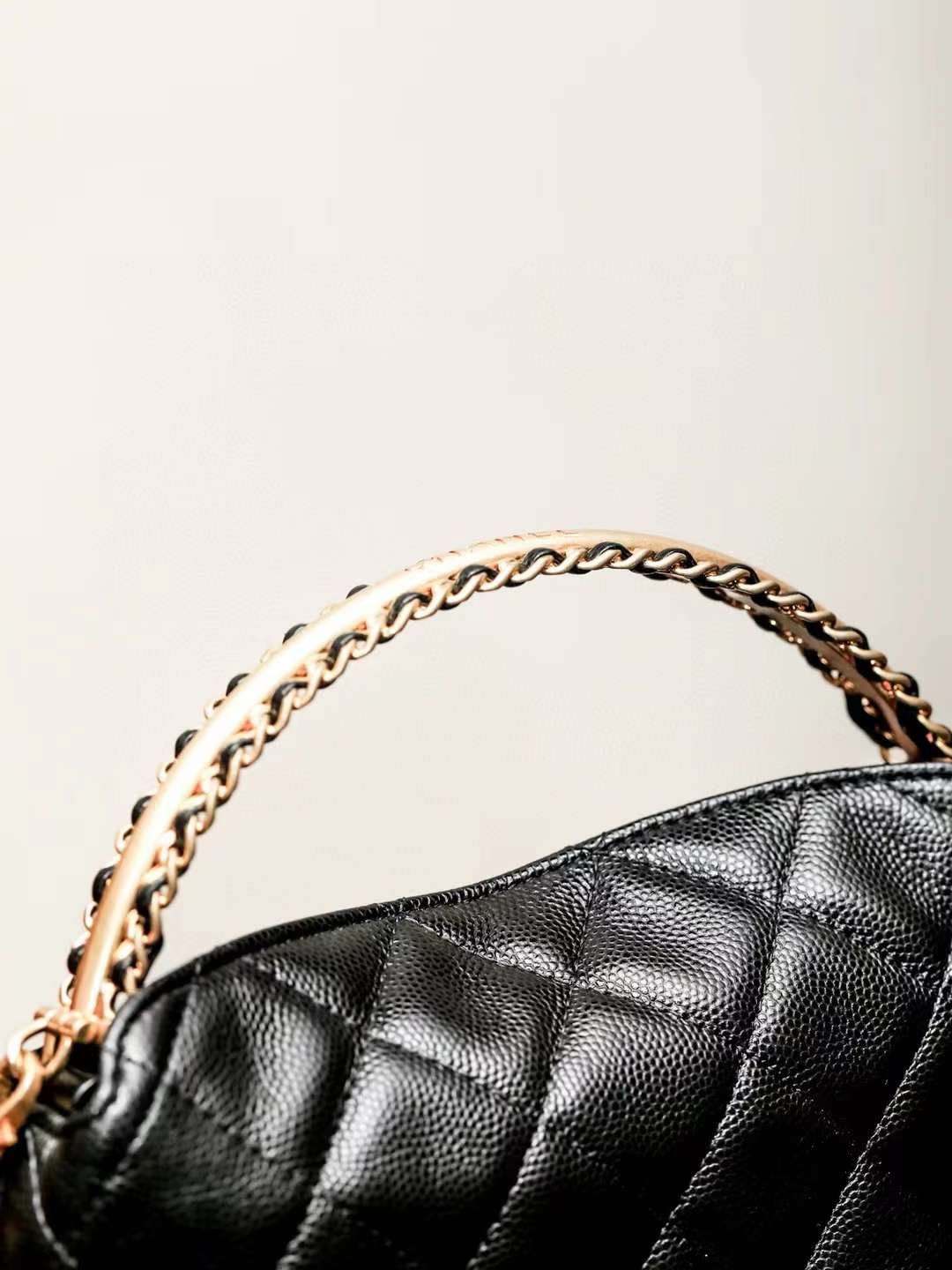 Chanel 24a Clutch With Chain view 9