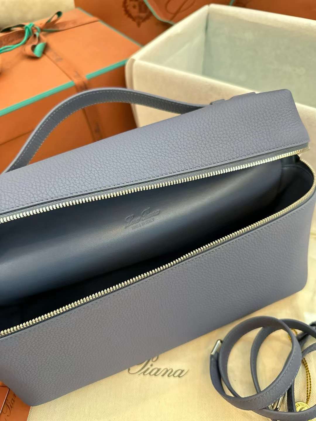 Loro Piana Extra Poket L27 view 9