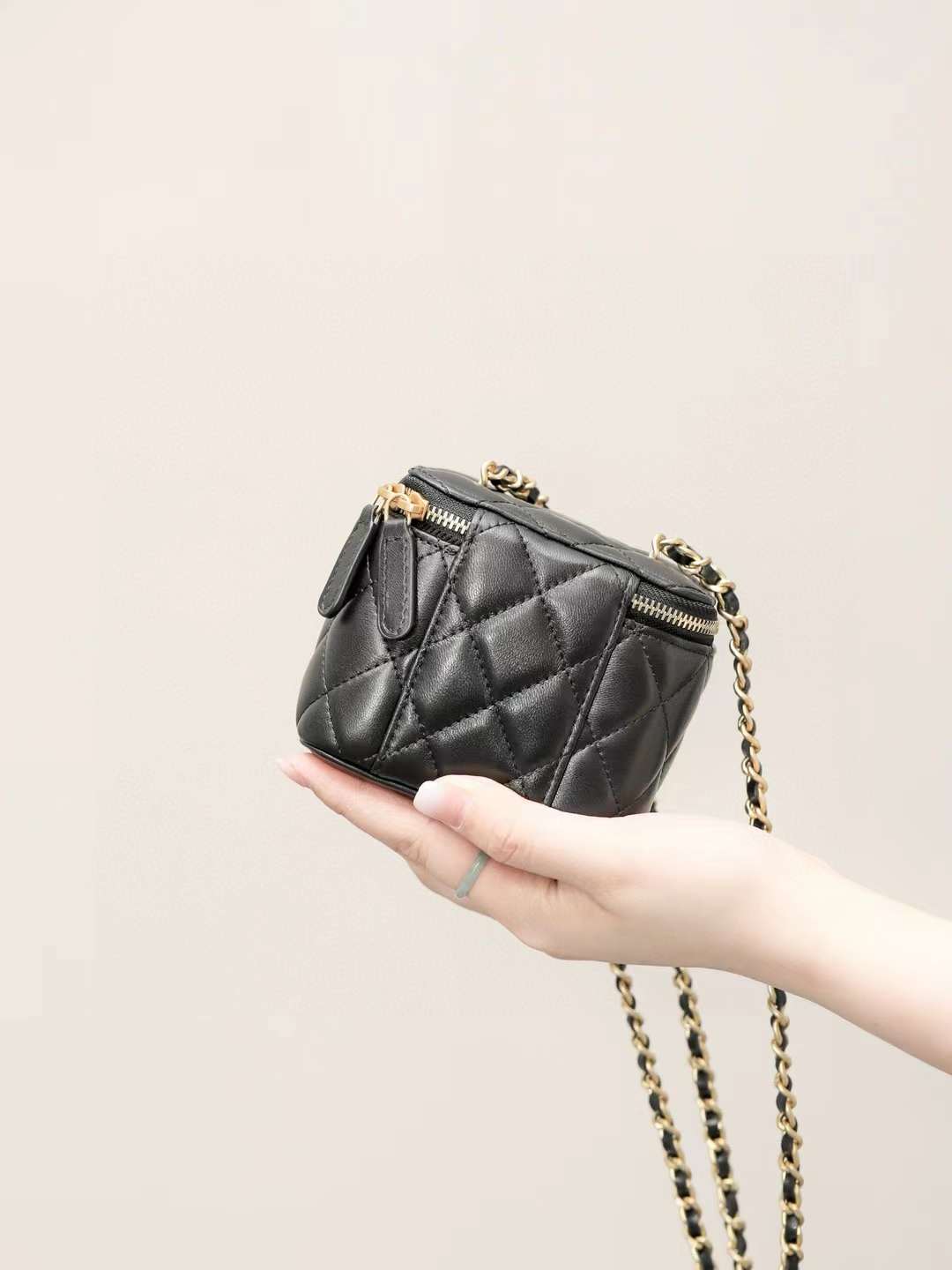 Chanel 24A clutch with chain view 2