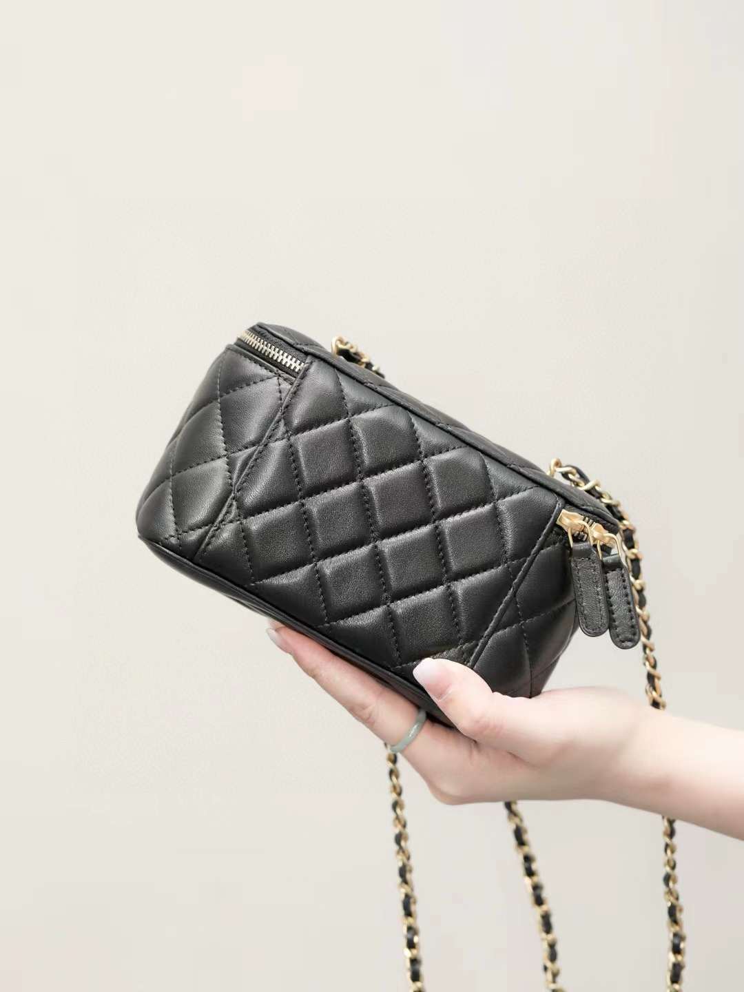 Chanel 24A clutch with chain view 2