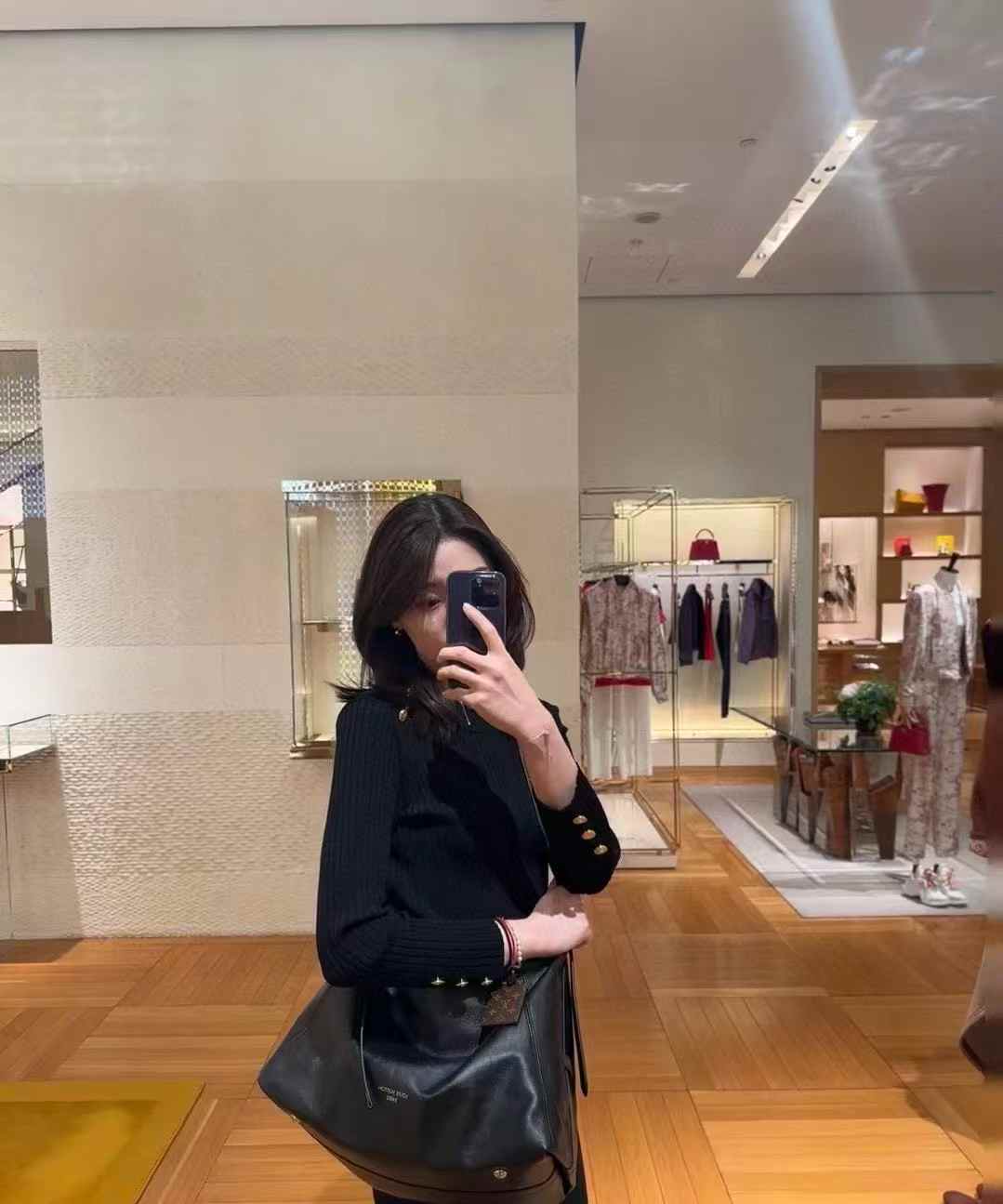 Louis Vuitton Carryall Dark Mm Bag M25143 view 10