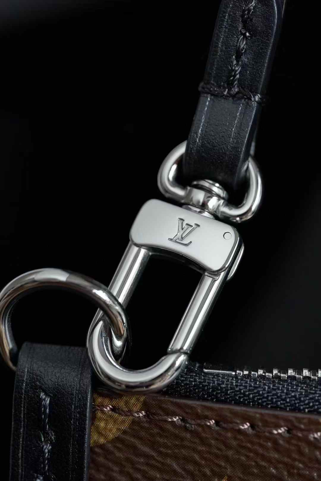 Louis Vuitton Carryall Dark Mm Bag M25143 view 9