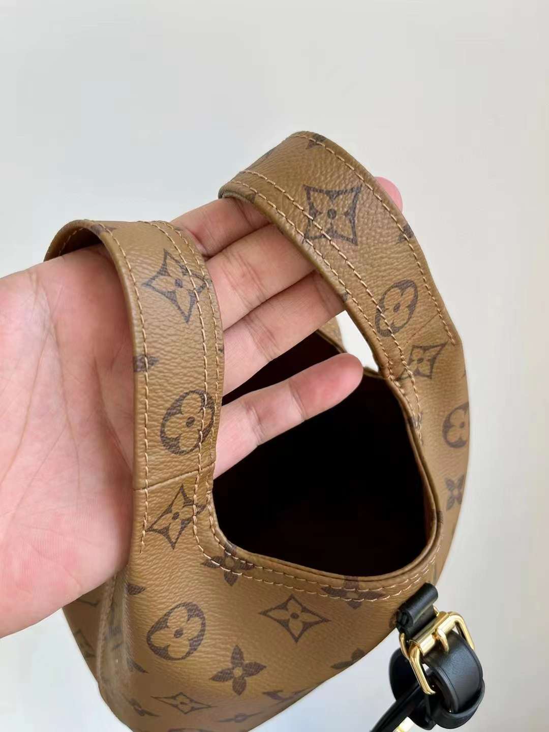 Louis Vuitton Atlantis Bb Bag view 5