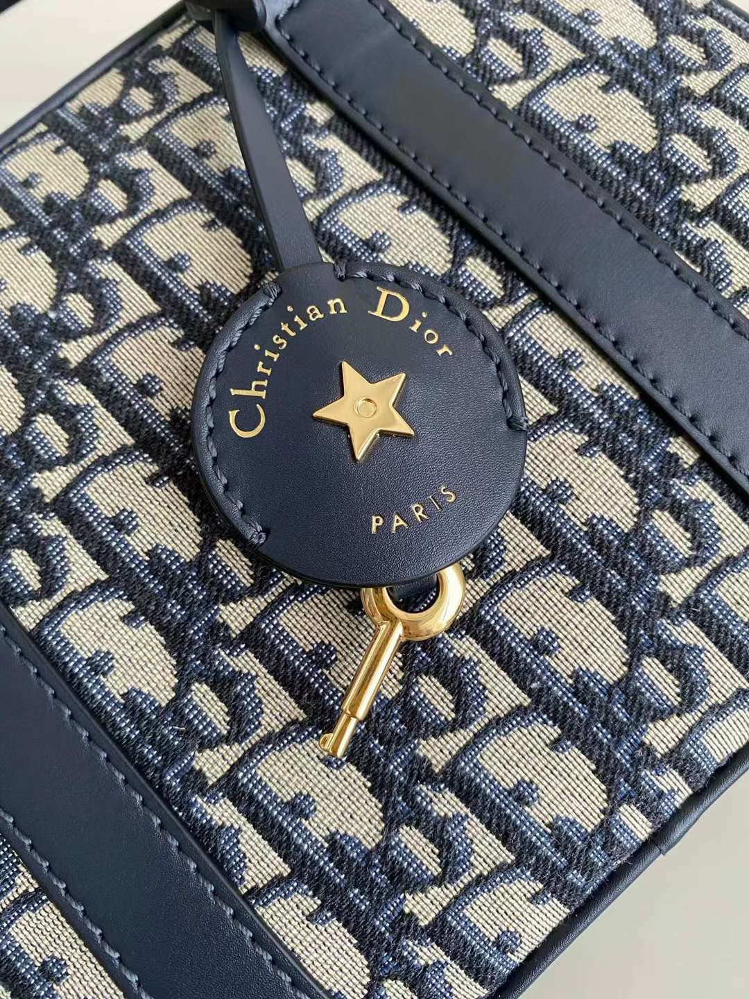 Dior D VIBE bowling bag view 5