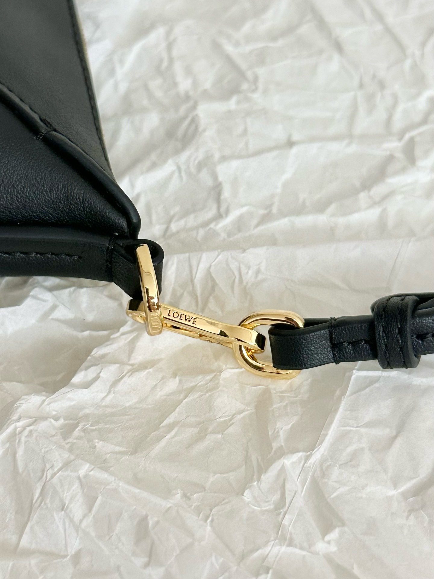 Loewe puzzle fold pouch view 9