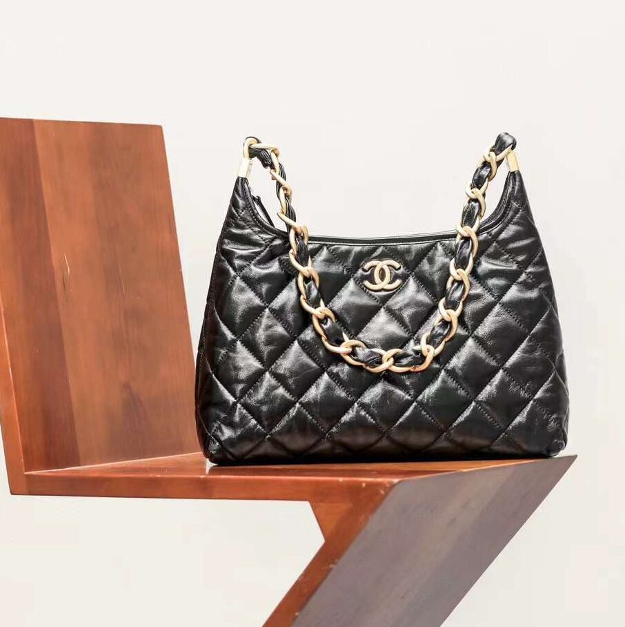 Chanel 24A Wandering underarm bag view 1