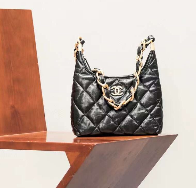 Chanel 24A Wandering underarm bag view 1