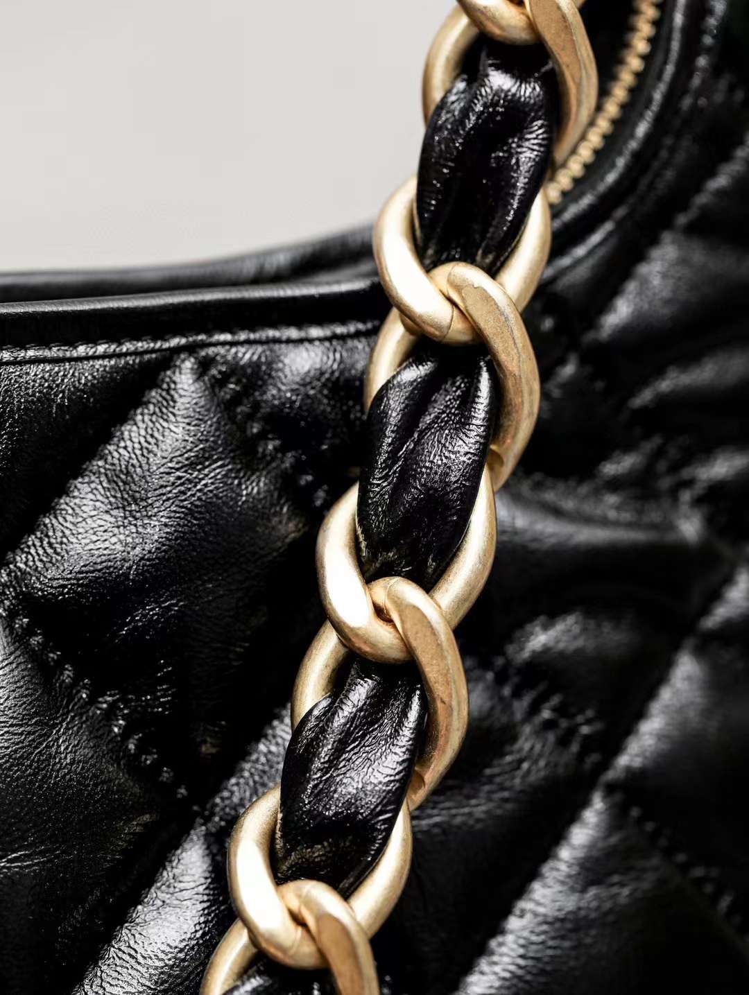 Chanel 24A Wandering underarm bag view 7