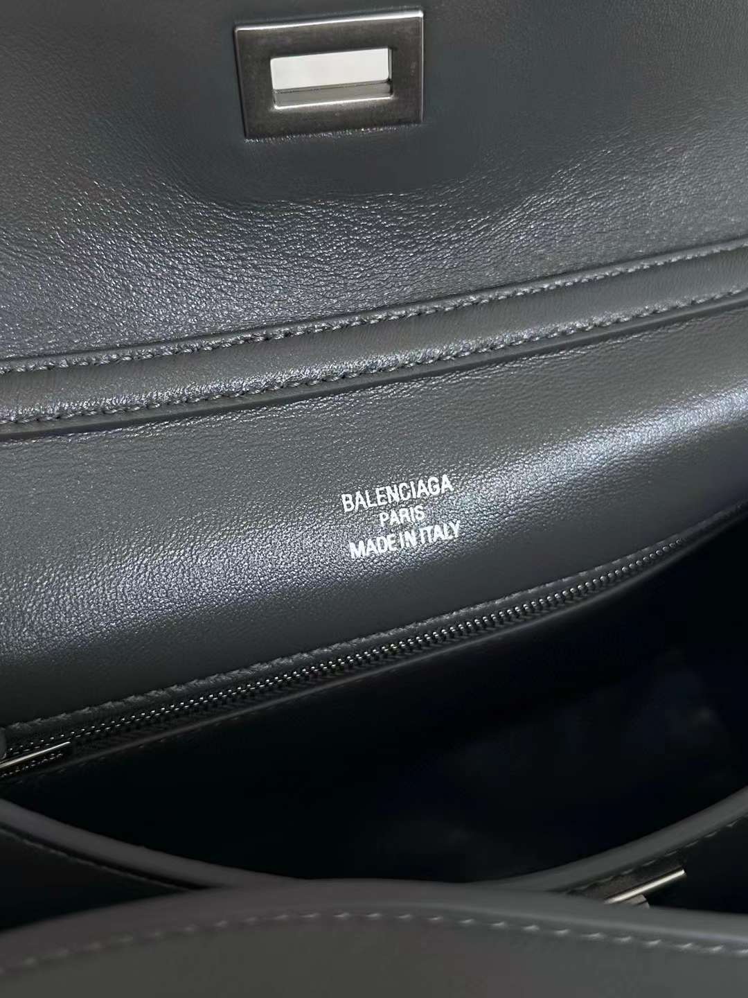 Balenciaga Rodeo Bag view 5