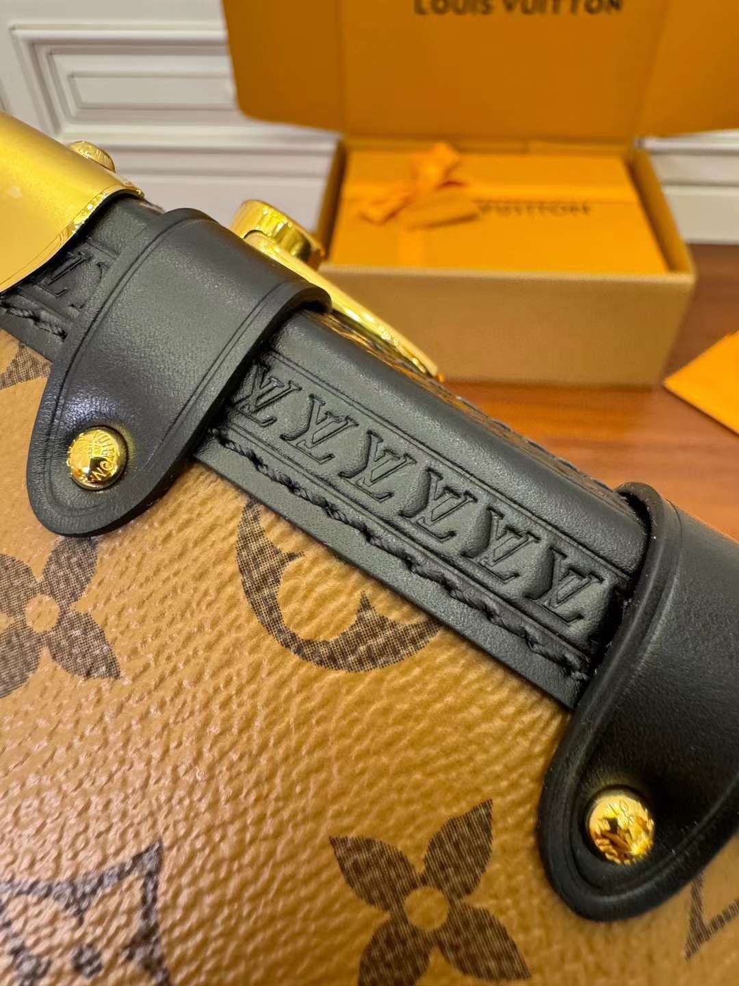 Louis Vuitton M47139 Side Trunk PM view 4