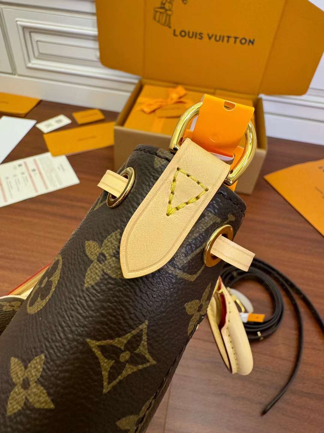 Louis Vuitton M46932 Excursion PM view 5