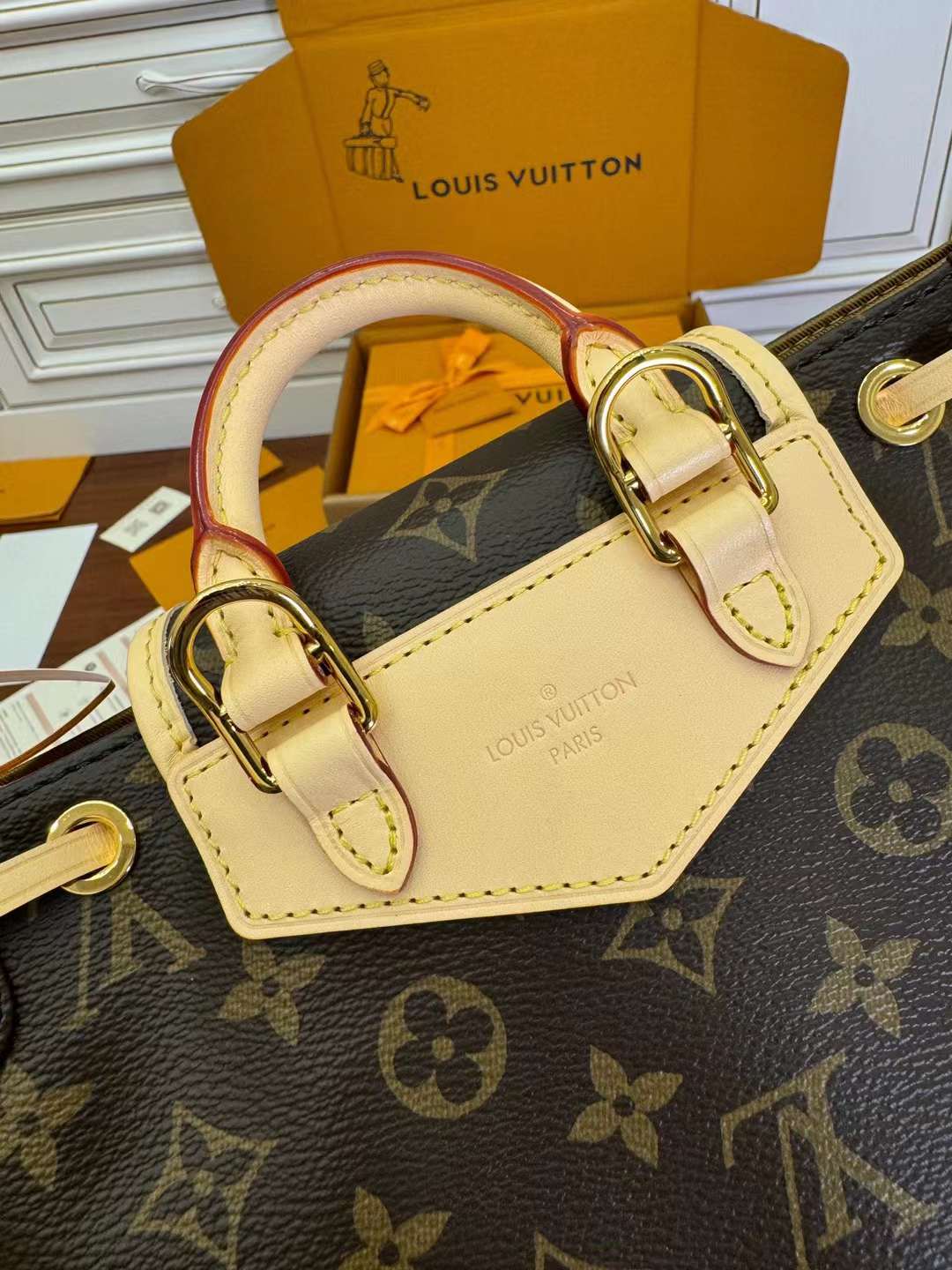 Louis Vuitton M46932 Excursion PM view 6