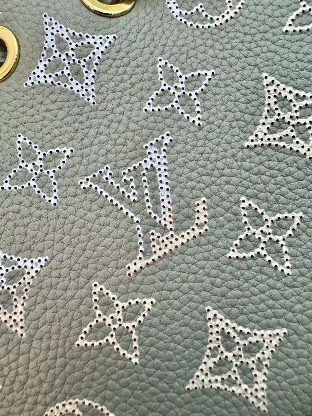 Louis Vuitton M82731 mini One shoulder bucket bag view 8