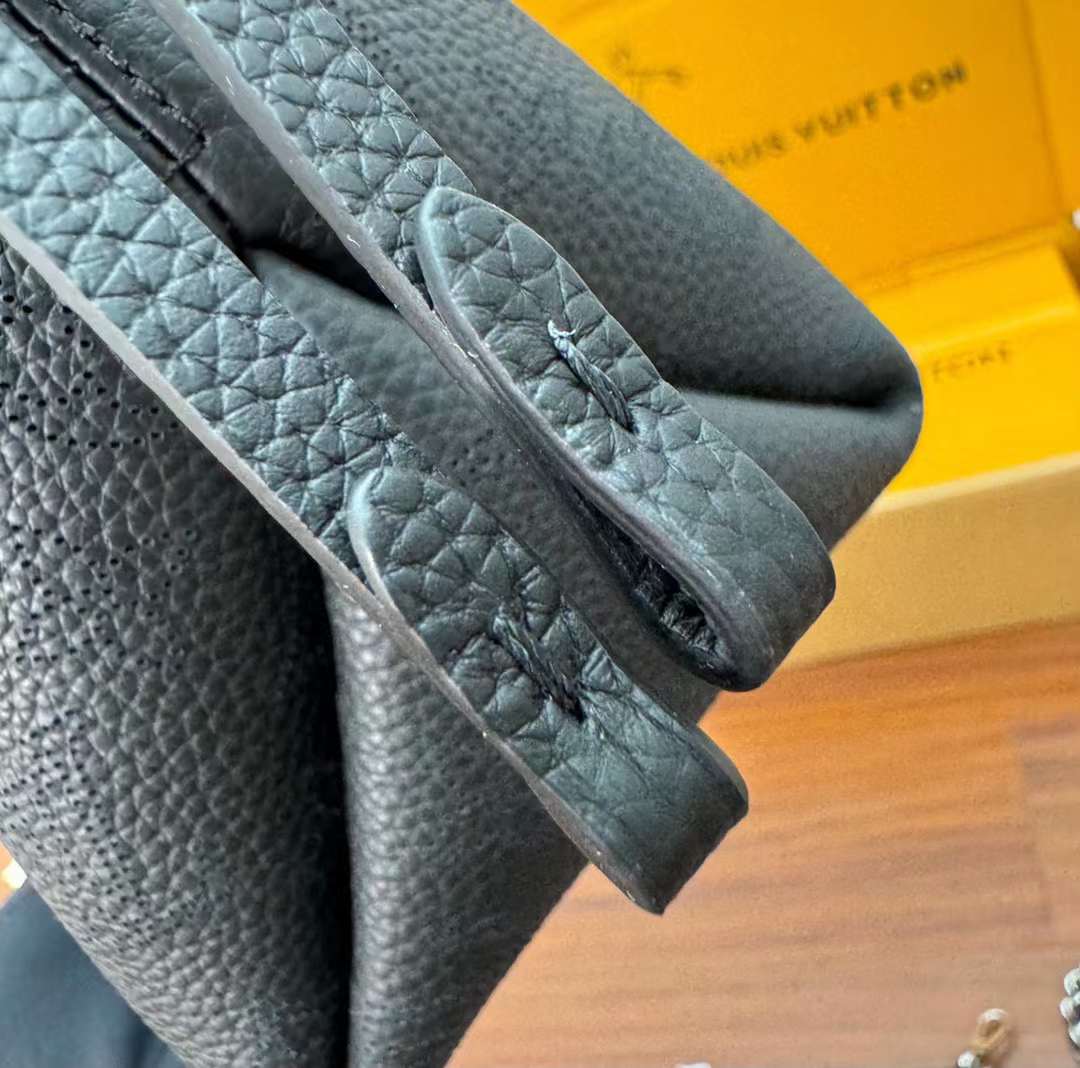 Louis Vuitton M57070 One shoulder bucket bag view 8