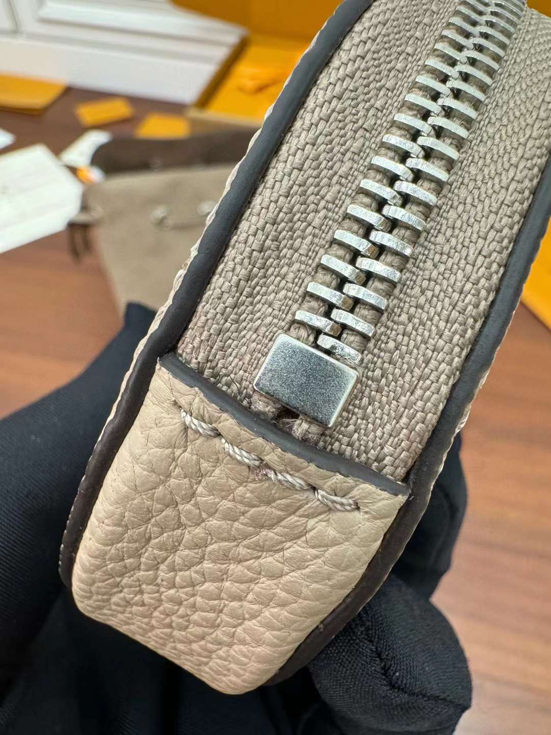 Louis Vuitton M57201 One shoulder bucket bag view 8