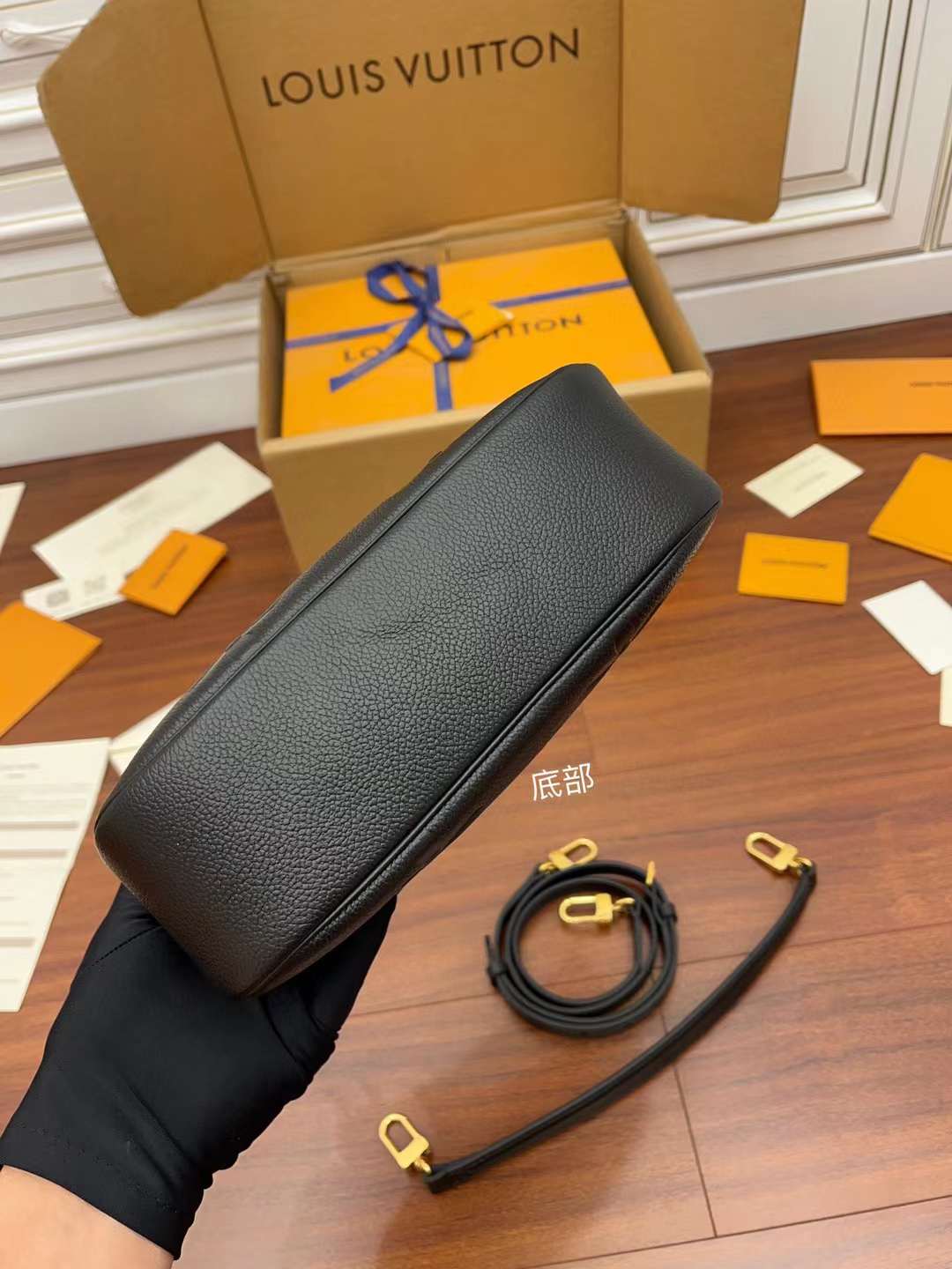 Louis Vuitton M46002 One shoulder underarm bag view 7