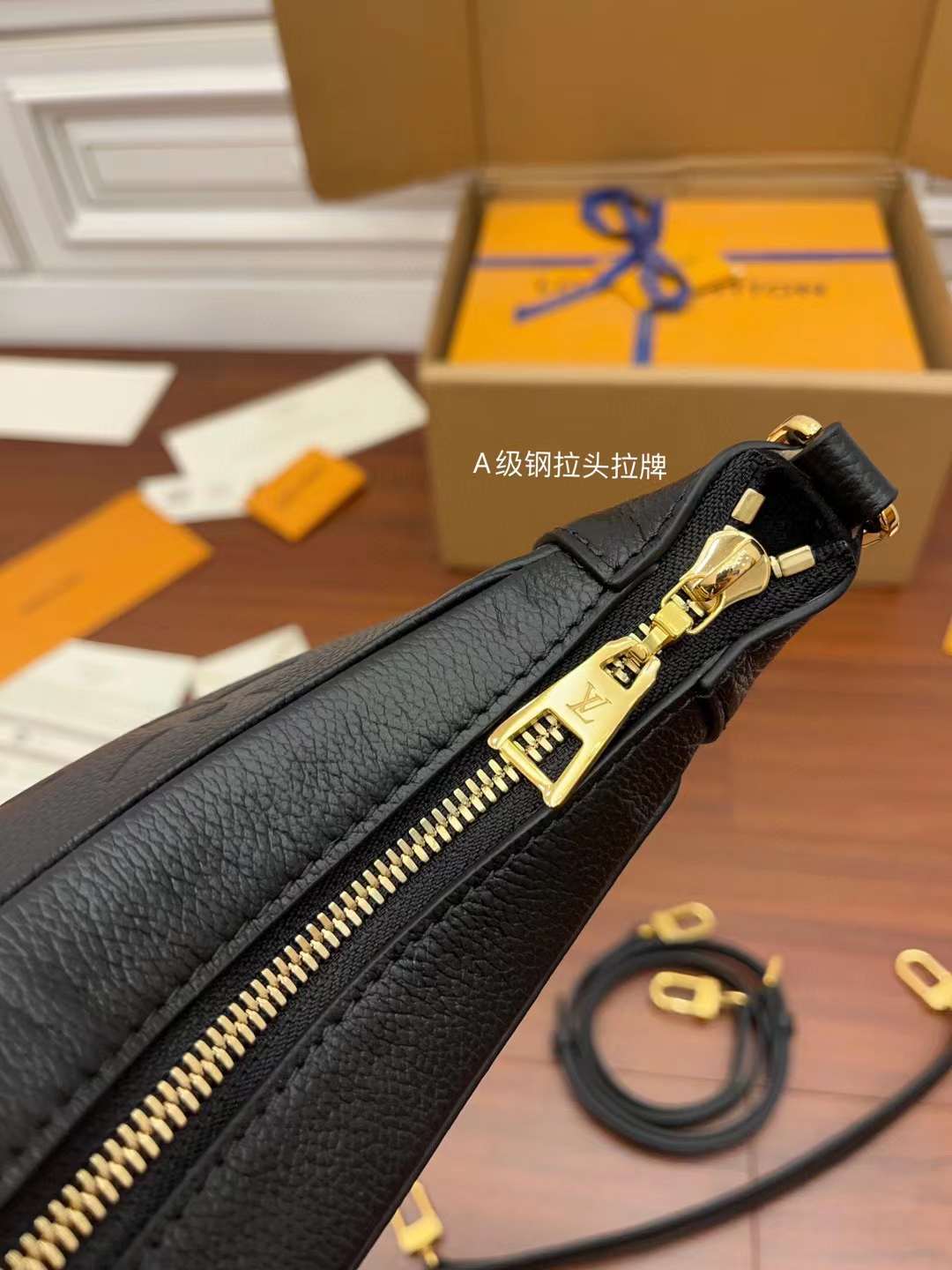 Louis Vuitton M46002 One shoulder underarm bag view 8