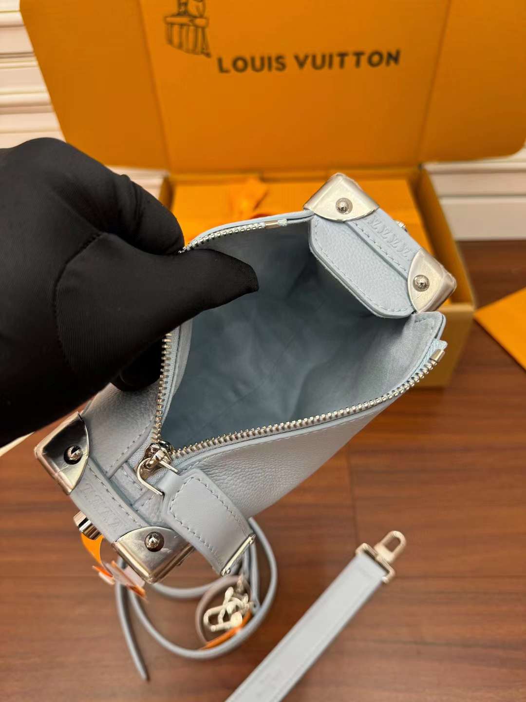 Louis Vuitton Side Trunk PM M25067 view 3