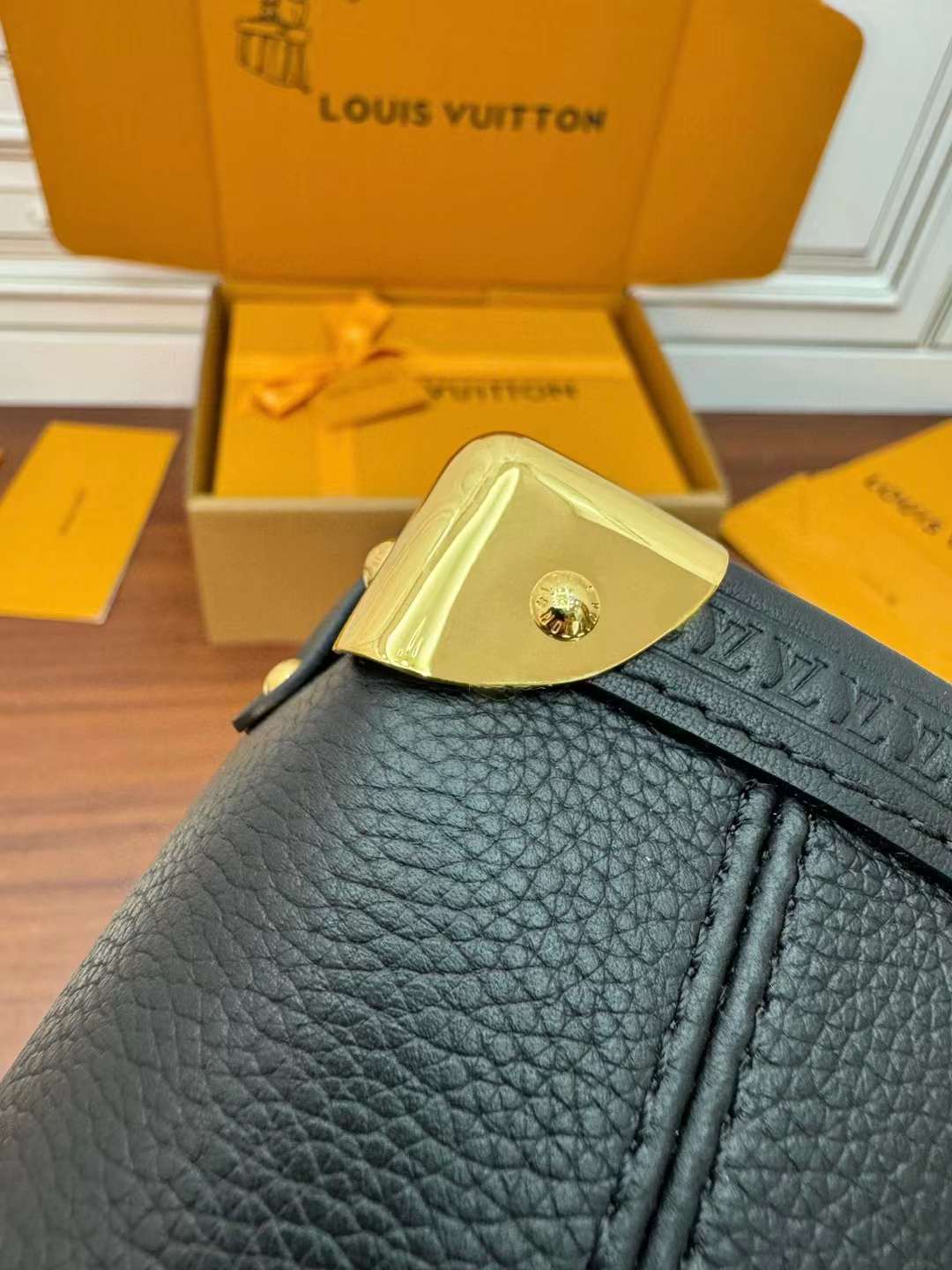 Louis Vuitton Side Trunk PM M423817 view 4
