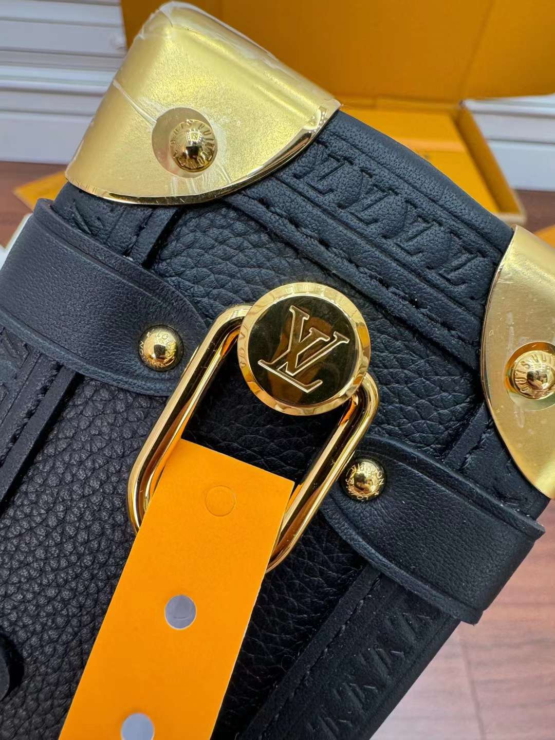 Louis Vuitton Side Trunk PM M423817 view 8