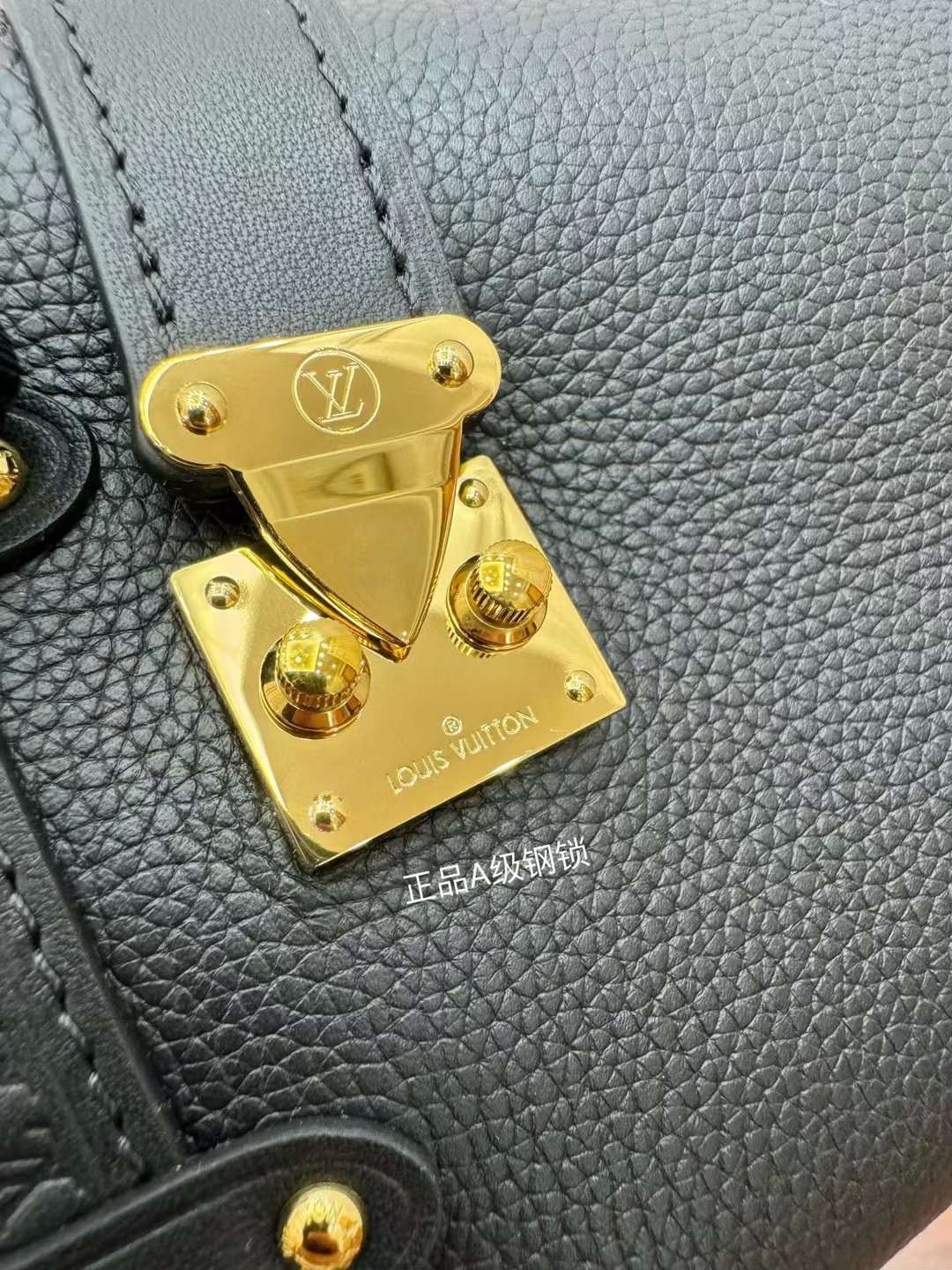 Louis Vuitton OnTheGo BB M47054 view 3
