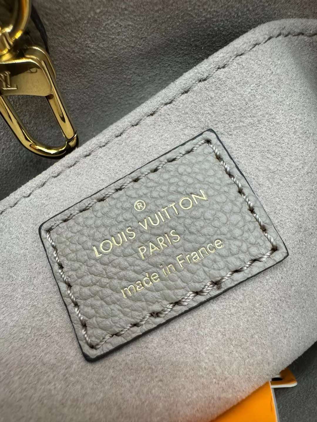 Louis Vuitton OnTheGo BB M47054 view 4