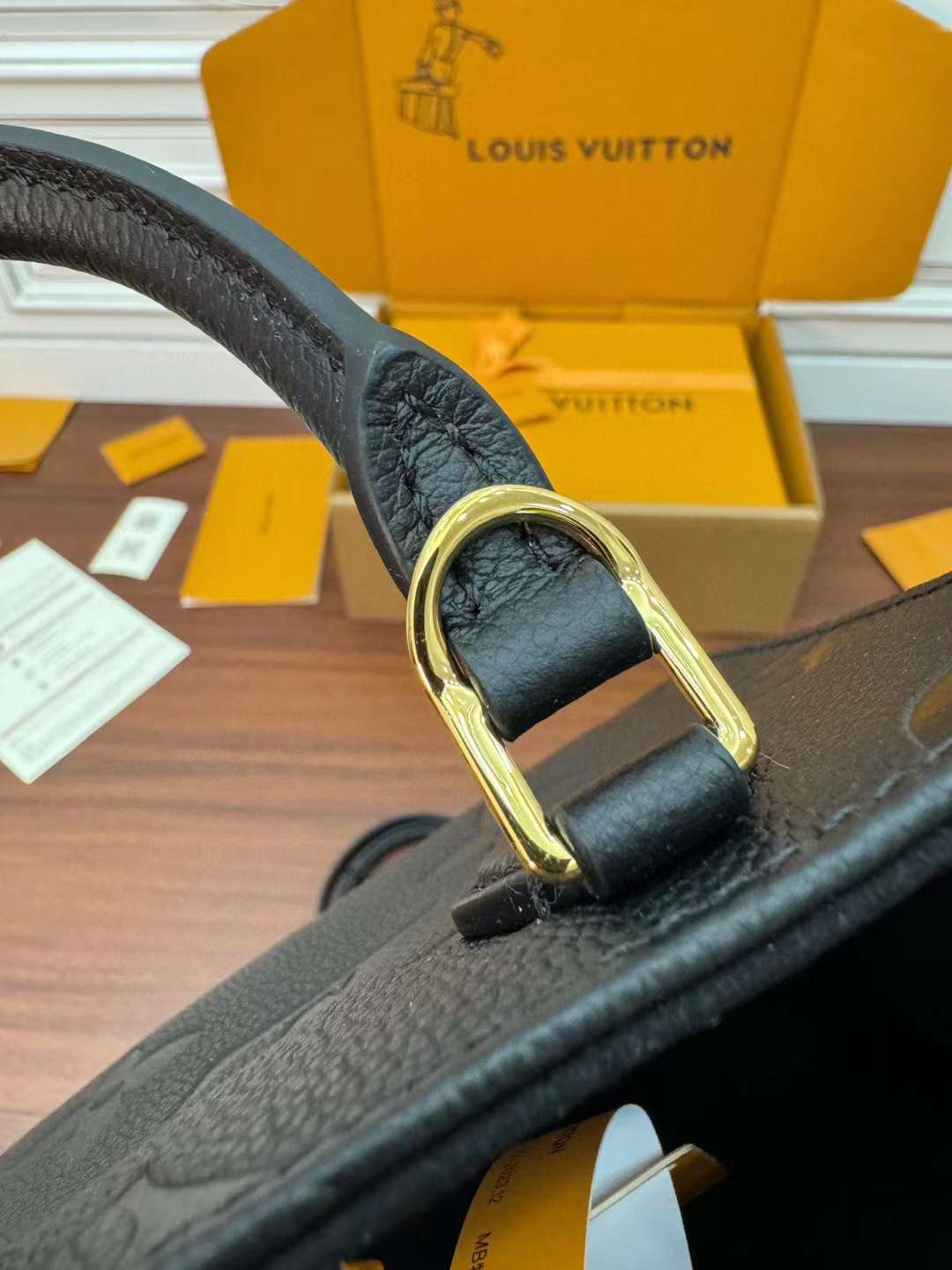 Louis Vuitton OnTheGo BB M46993 view 6