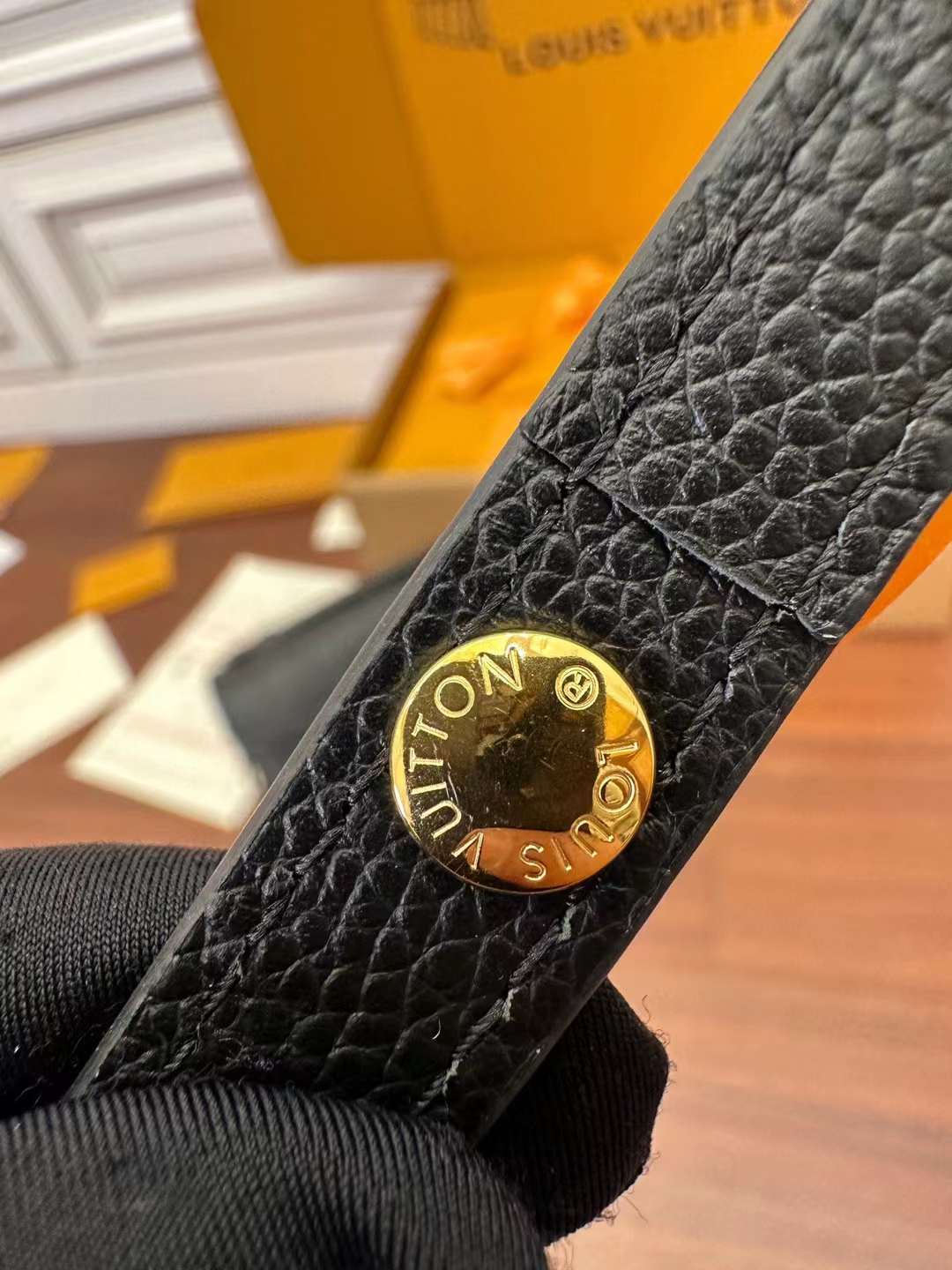 Louis Vuitton Pochette Métis East West view 3