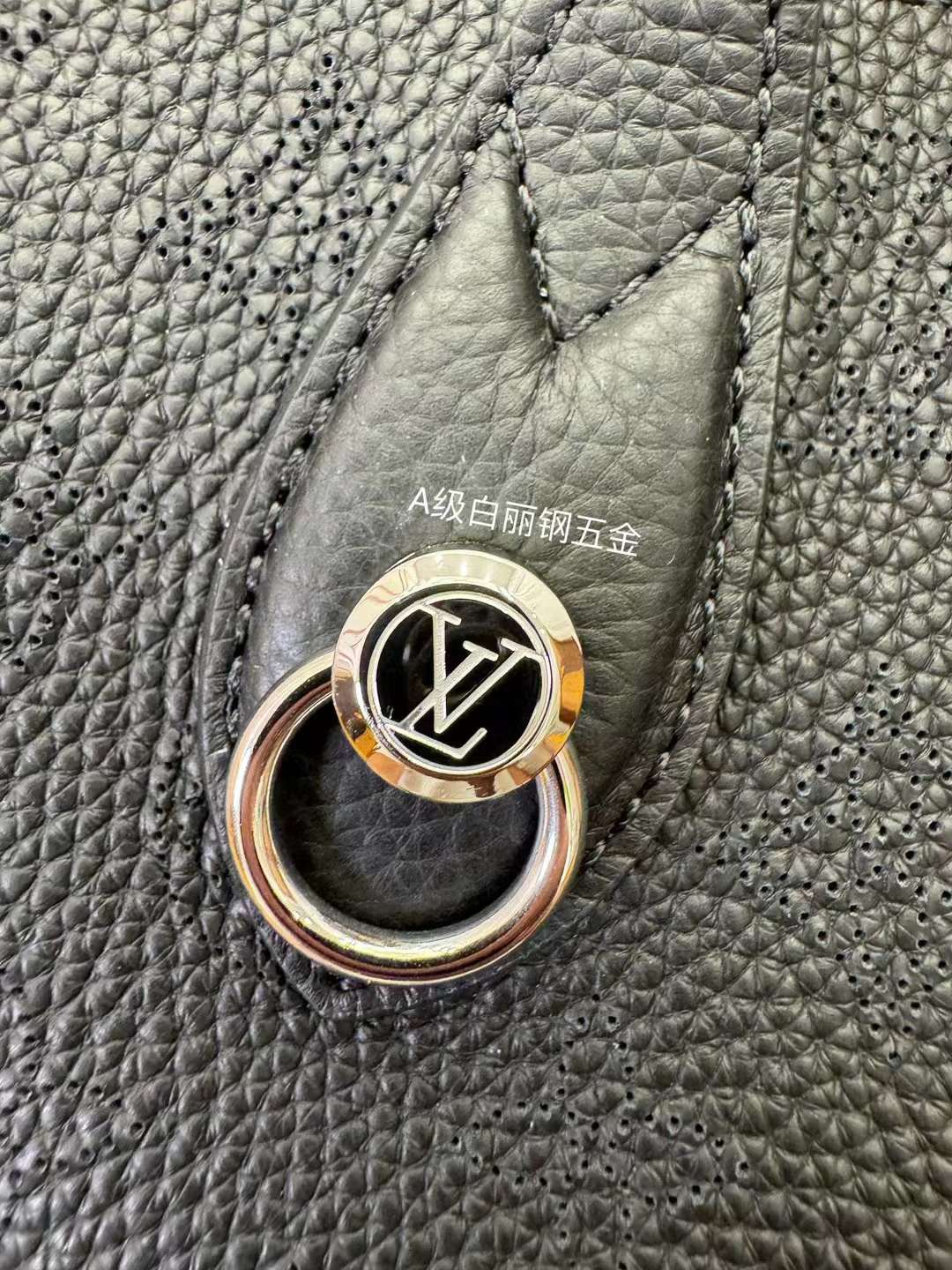 Louis Vuitton M21848 Cowhide shopping bag view 8