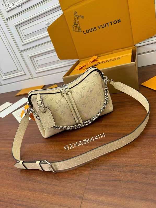 Louis Vuitton Mahina Hand It All view 1