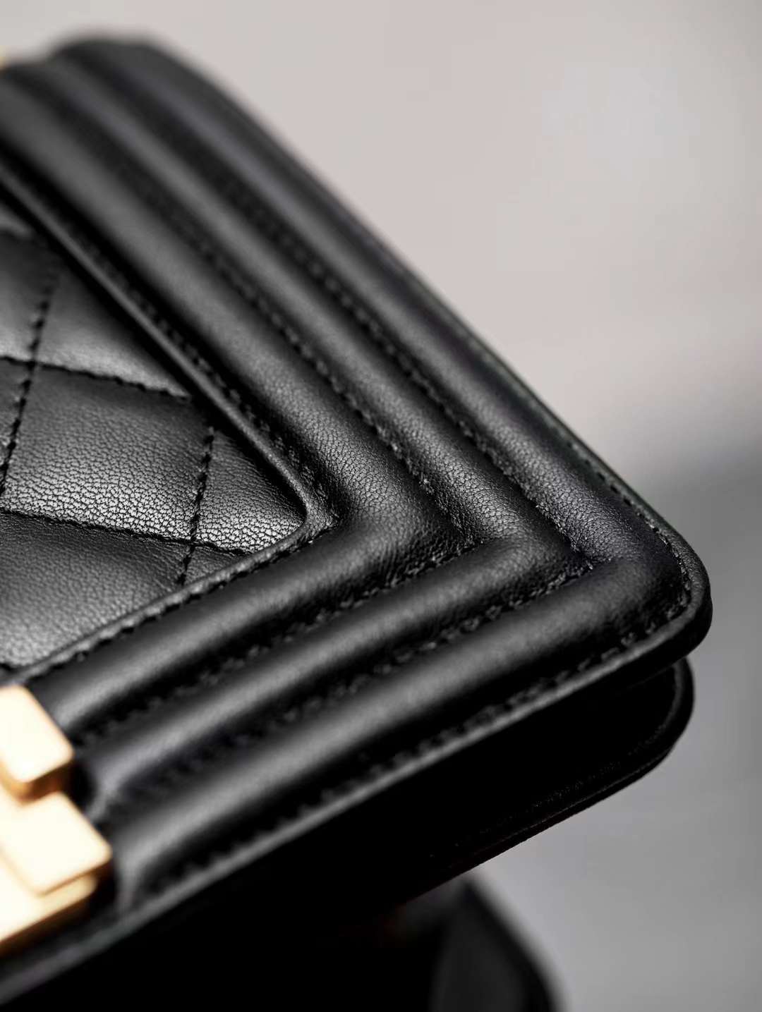 Chanel boy handbag view 7