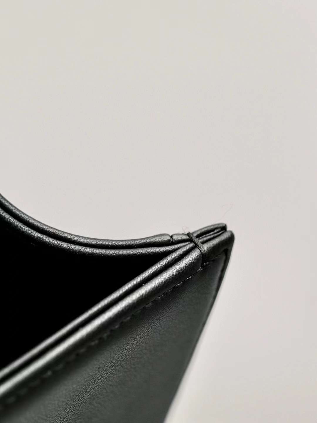 Chanel boy handbag view 9