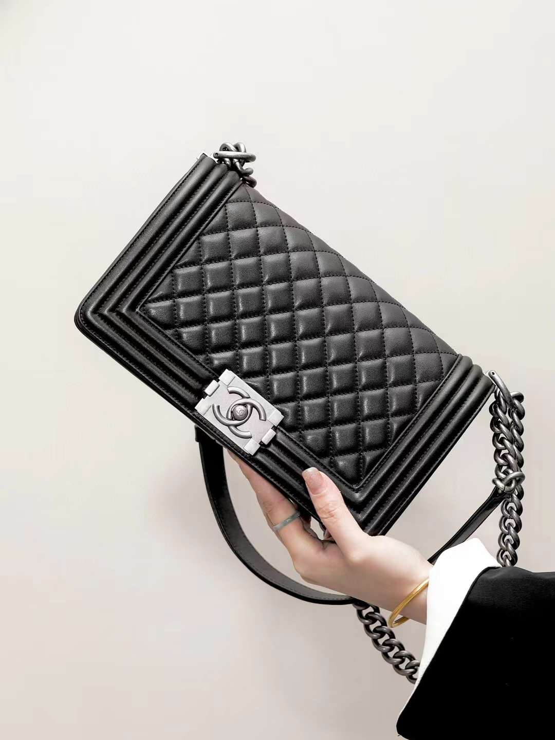 Chanel boy handbag view 1