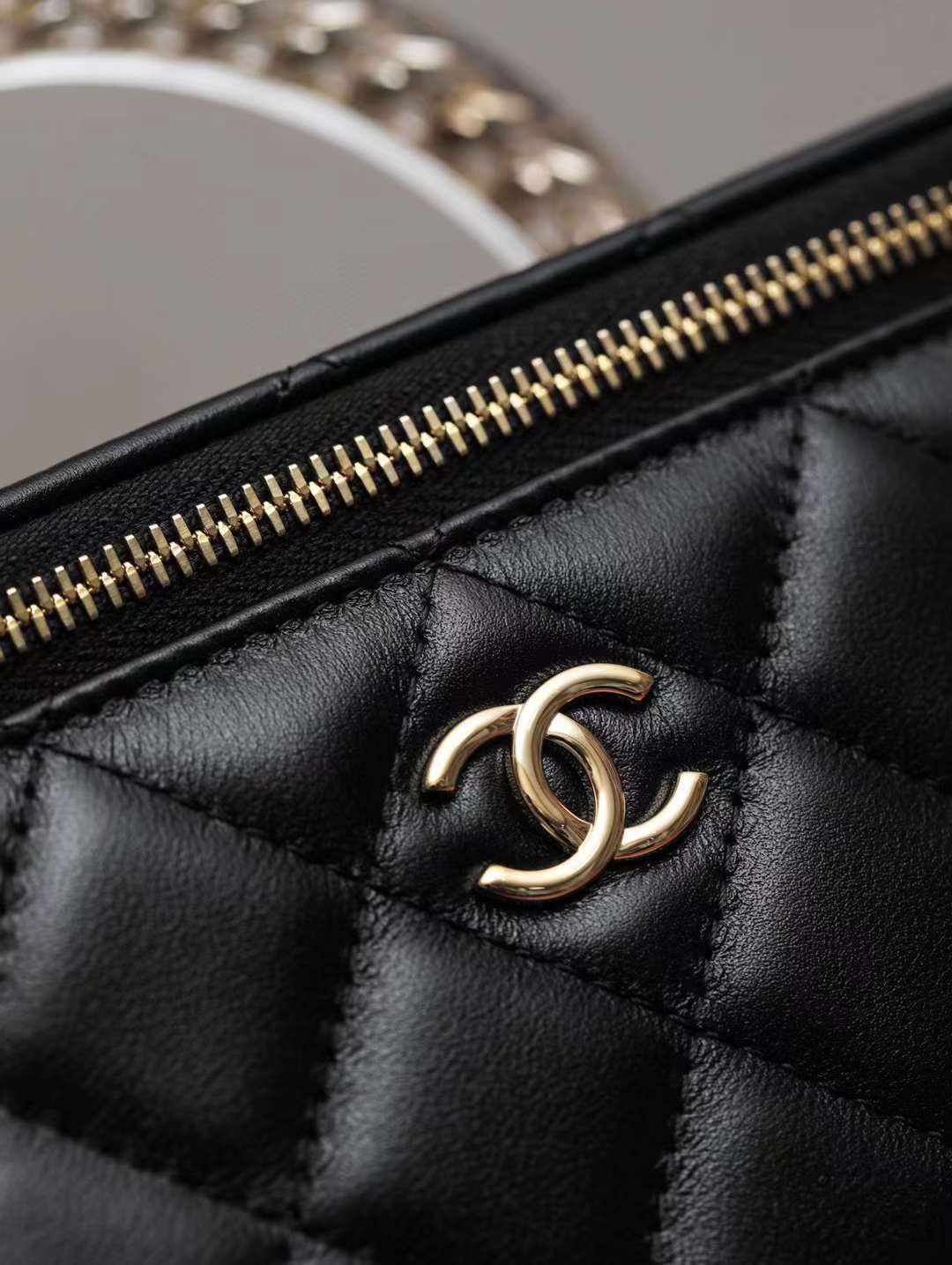 Chanel clutch with chain view 5
