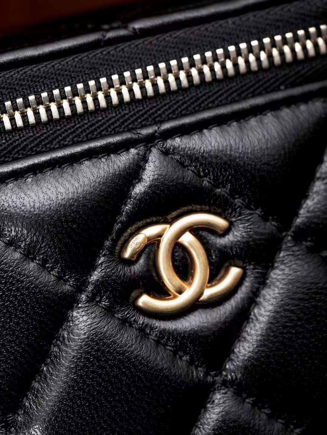Chanel 2024 NEW Classic golden ball red envelope view 4
