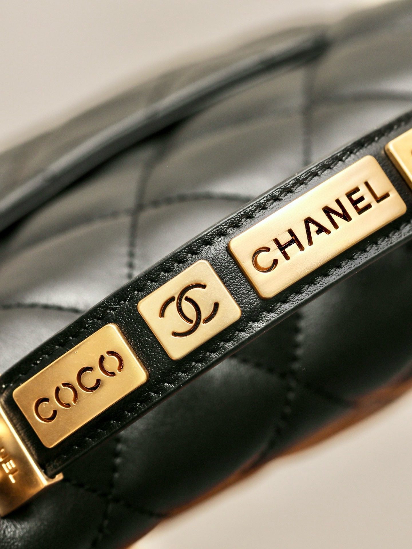 Chanel 24p Cambon Handle view 8