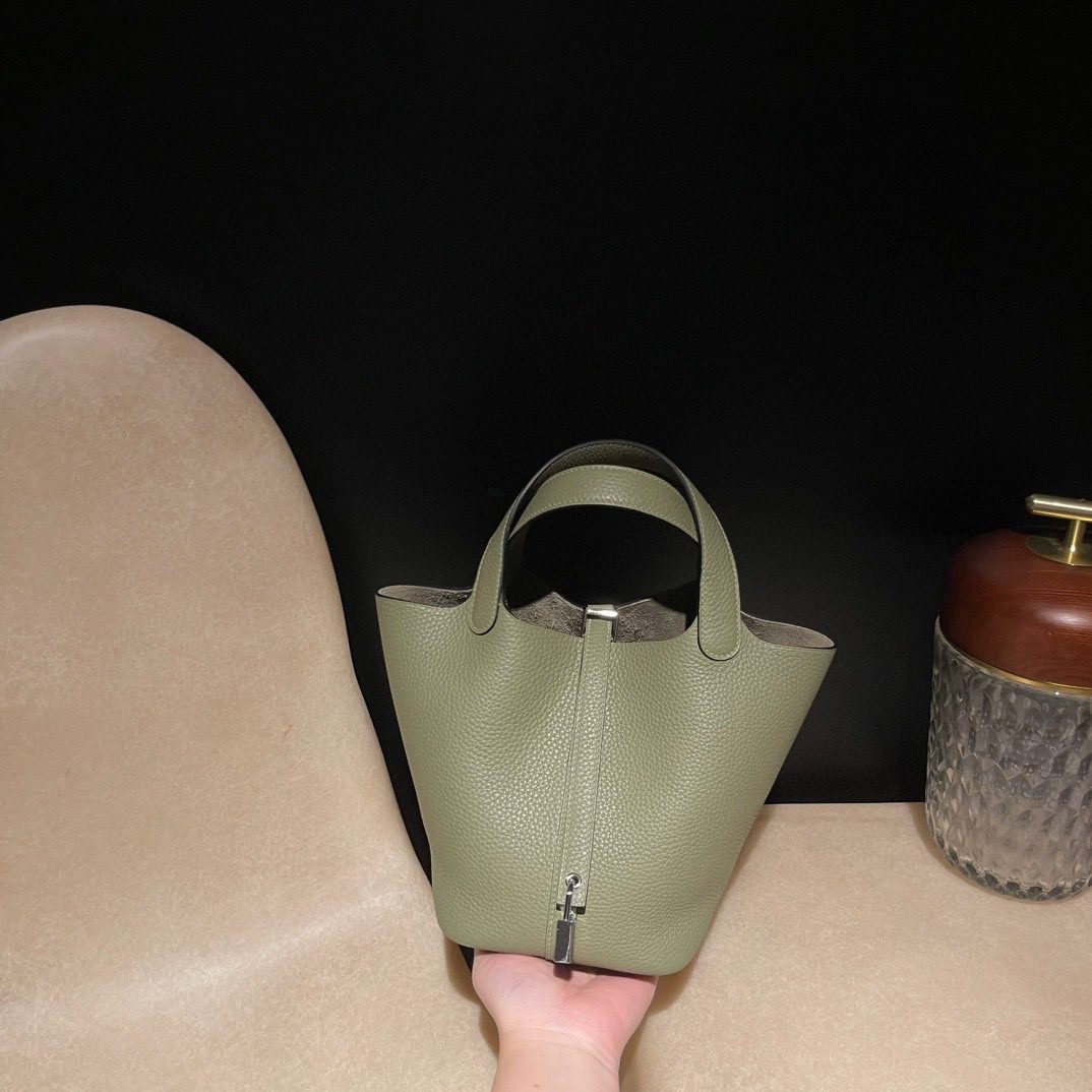 Hermès Picotin Lock 18 Clemence Q1colour view 1