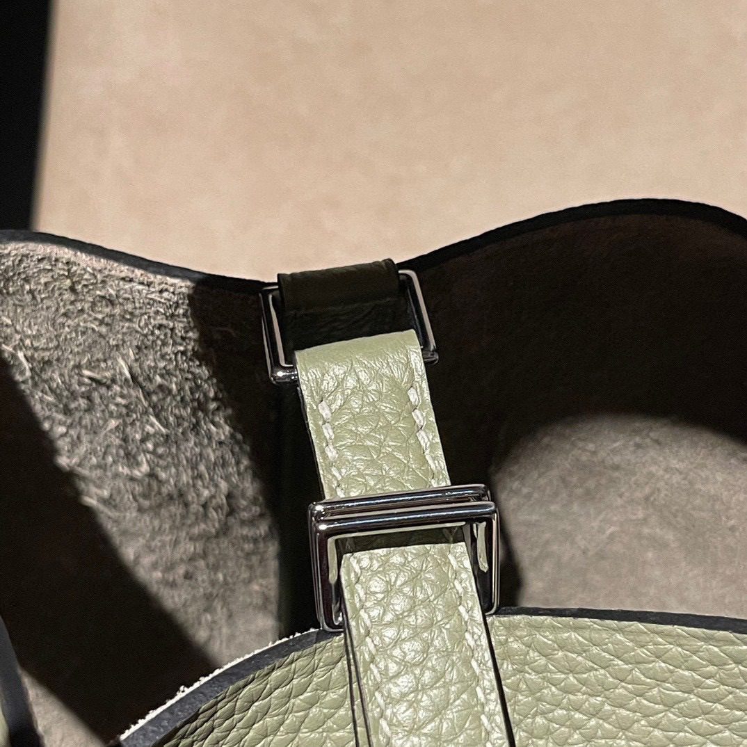 Hermès Picotin Lock 18 Clemence Q1colour view 5