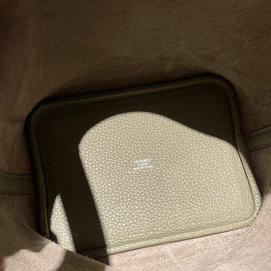 Hermès Picotin Lock 18 Clemence Q1colour view 7