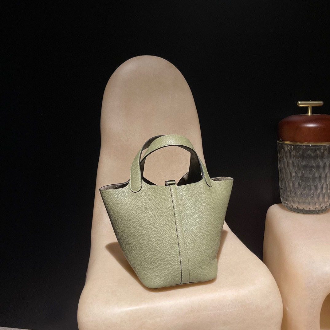 Hermès Picotin Lock 18 Clemence Q1colour view 8
