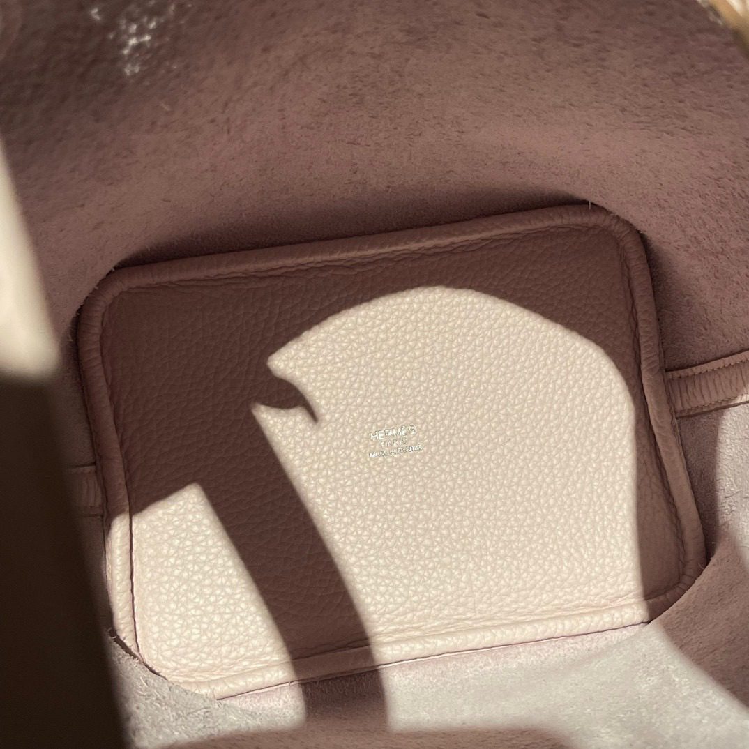 Hermès Picotin Lock 18 Clemence pale view 5