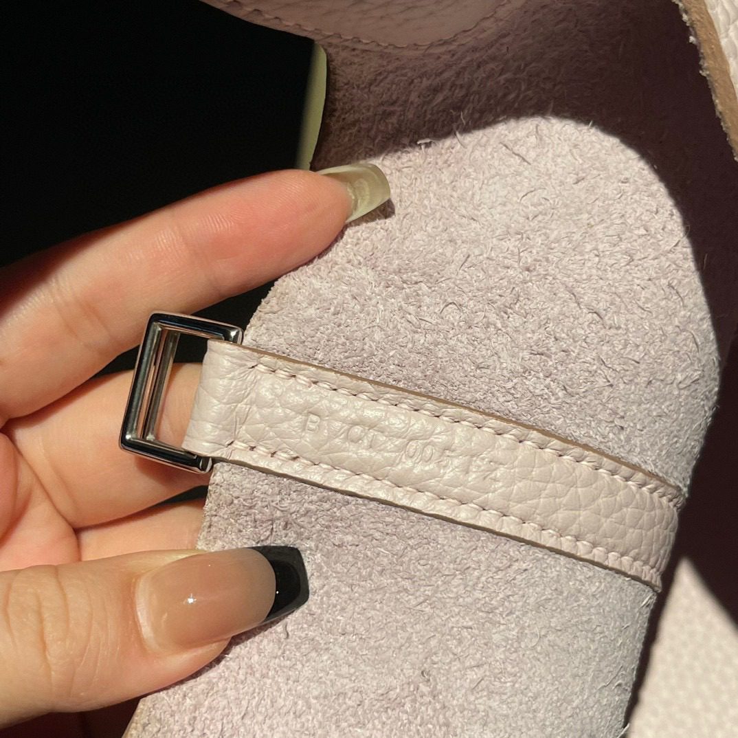 Hermès Picotin Lock 18 Clemence pale view 6
