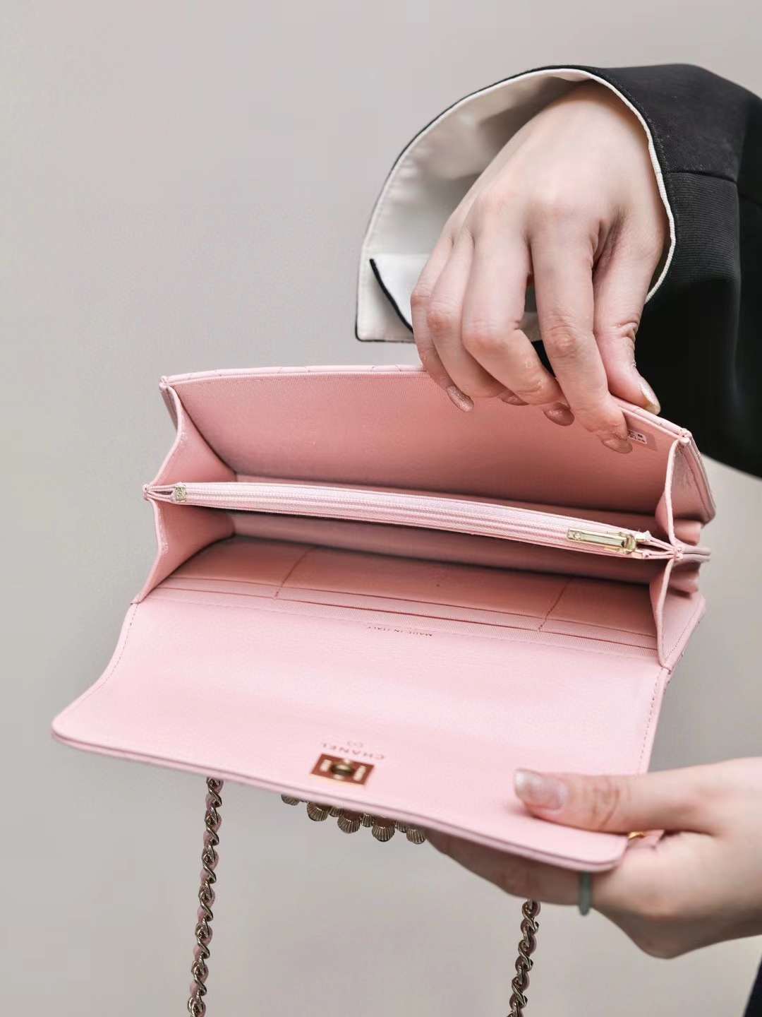 Chanel 24p Woc Kelly Bag view 3